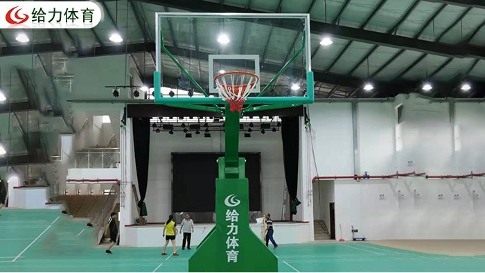 移動籃球架